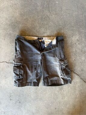Men's Gray Plaid Cargo Shorts